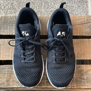 APL women’s tech loom pro in black size 9